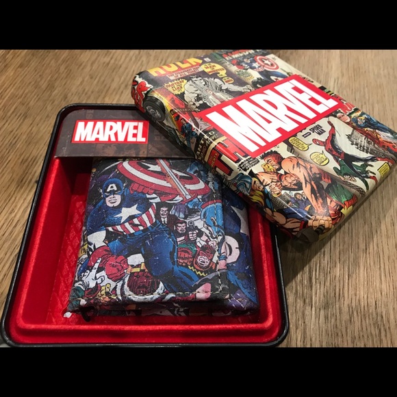 Marvel Trifold Wallet featuring Captain America - Picture 1 of 4